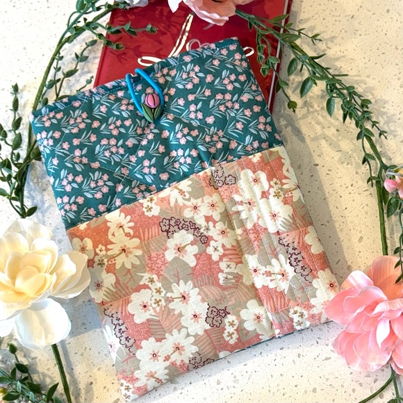 Book Kindle Sleeve Bag Cover 10.5 X 8in Vintage Floral Retro Fabric Padded Quil - Picture 1 of 9